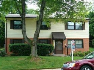 13707 Greenwood Dr, Woodbridge, VA 22193