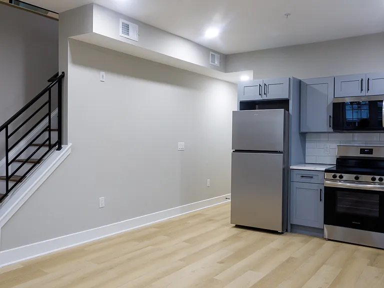 1201 Lindley Ave #4 — Photo 3