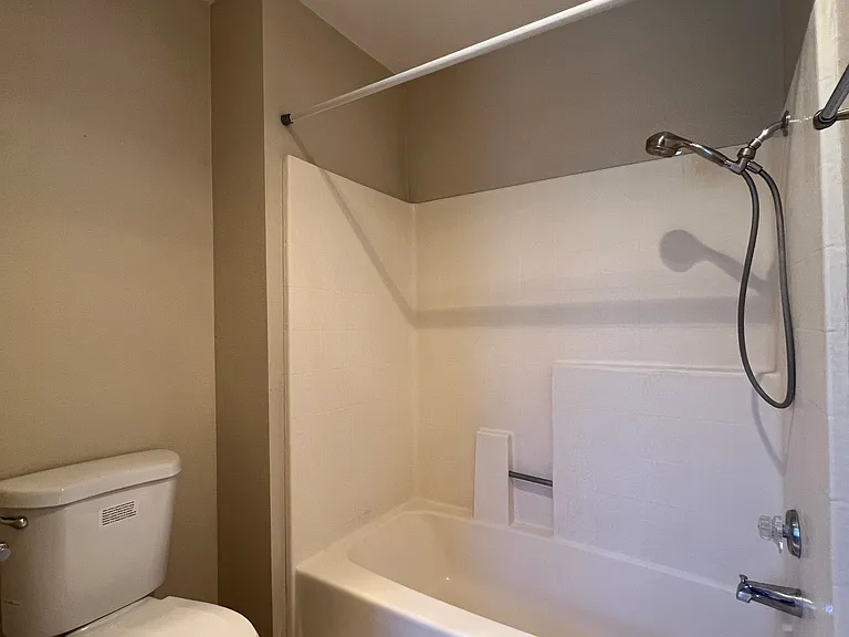 154 N Meridith Ave #9 — Photo 38