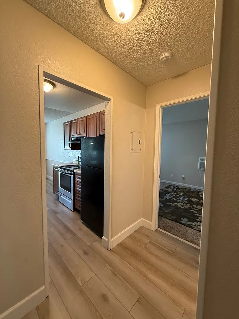 Available Immediately! — Photo 3