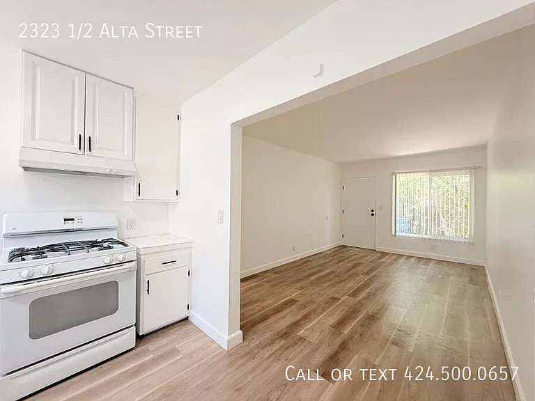 2323 1/2 Alta St — Photo 1