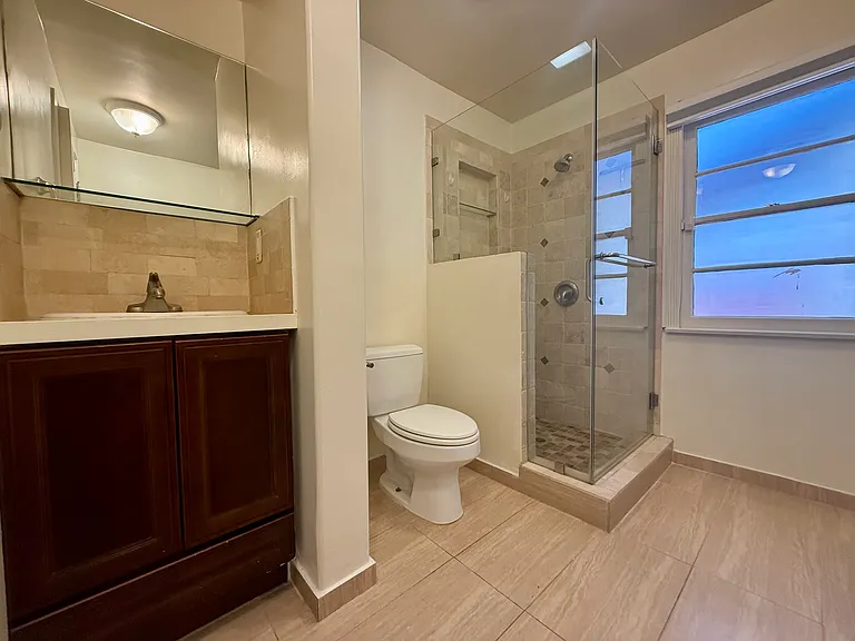 6205 Gentry Ave — Photo 14