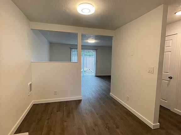 4th image of 4112-4124 Lancaster Dr NE #4120