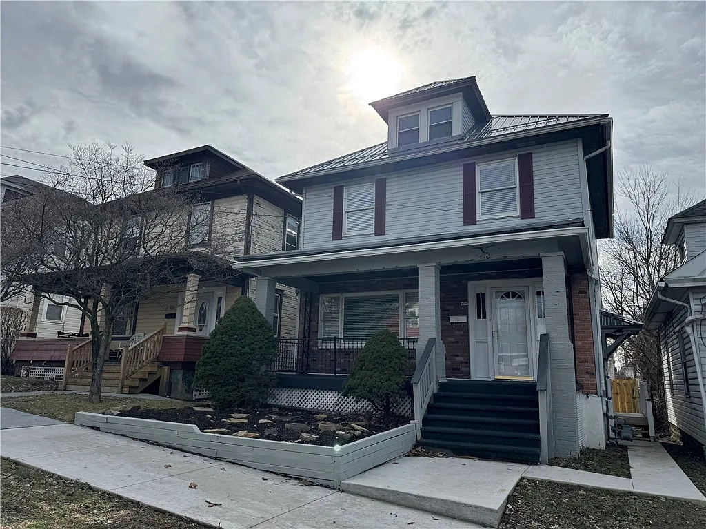 136 E Askren St photo 1