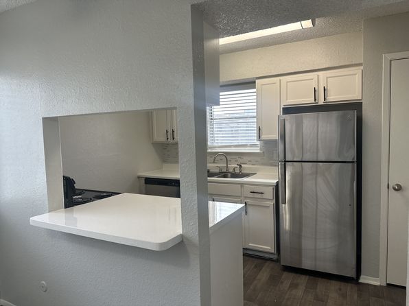 701 Gilmer Rd #220