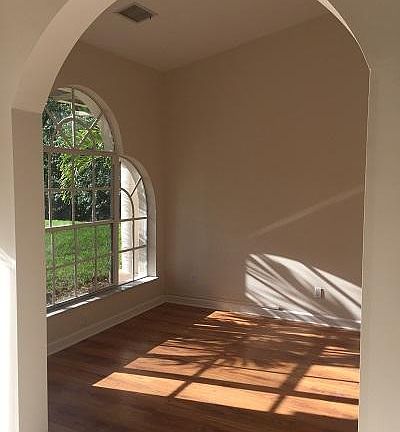 5th image of 109 SW Sebring Cir