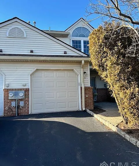 87 Sassafras Ct — Photo 1