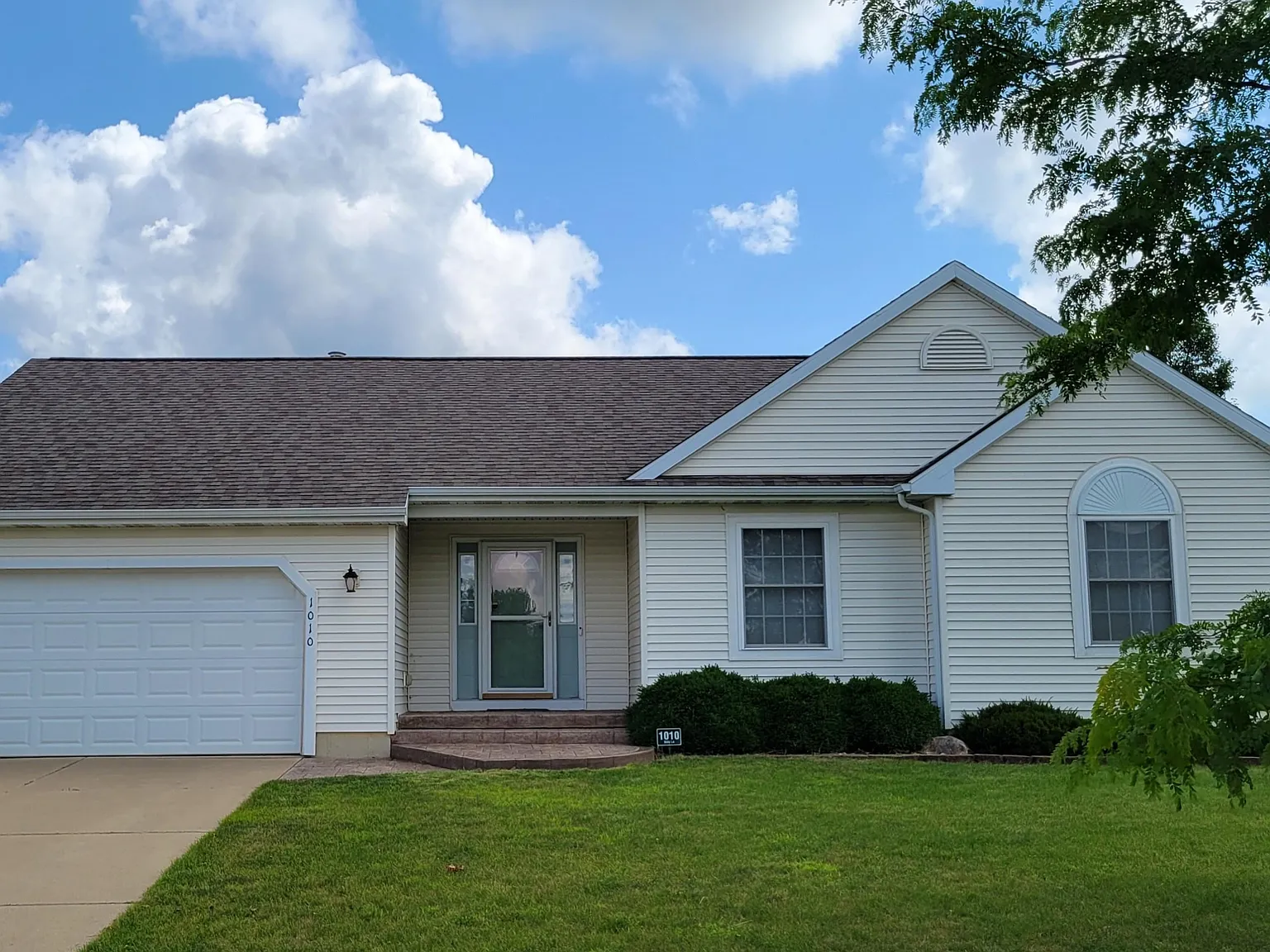 1010 Bills Ln photo 1