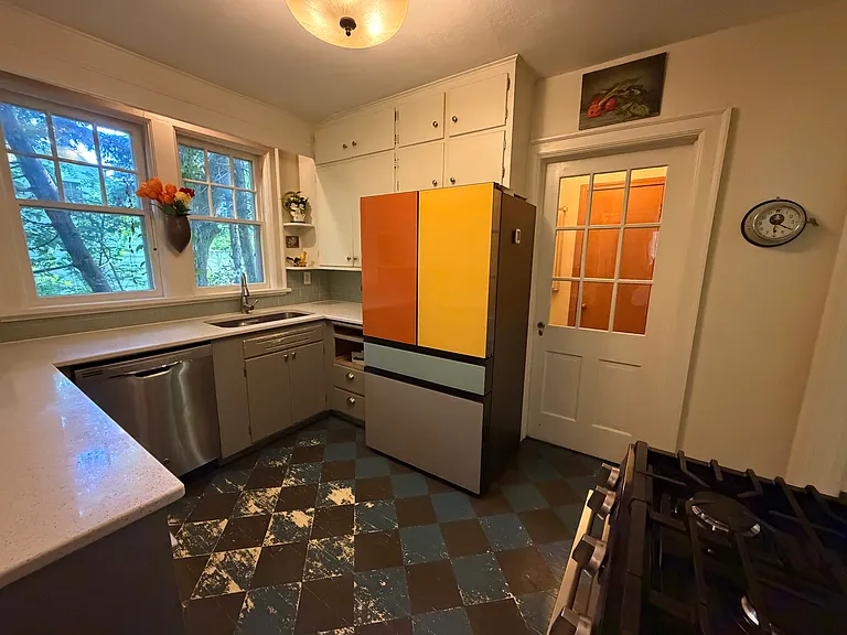 1010 Yale Rd — Photo 6