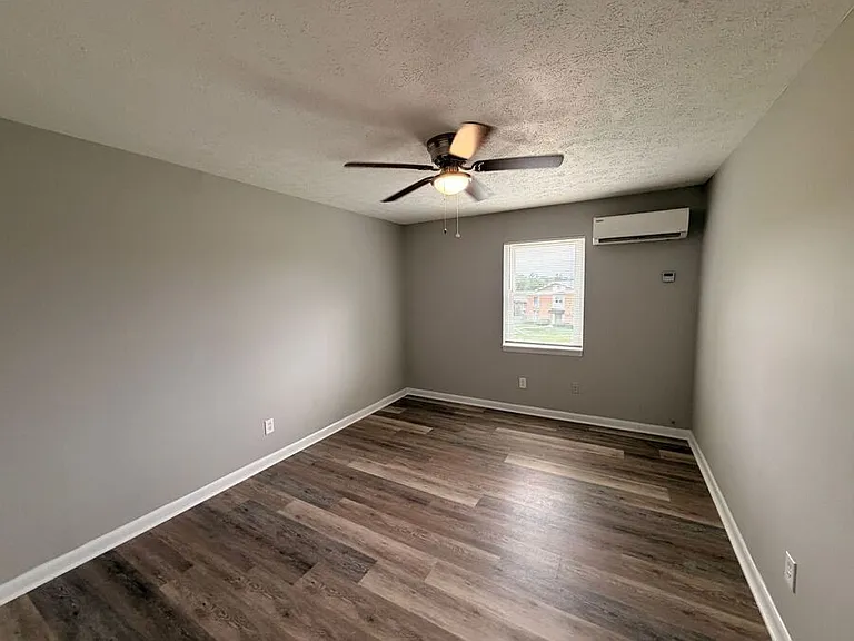 2082 Fairmont Ct #5 — Photo 5