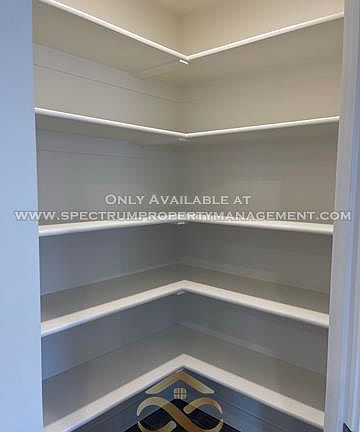 3rd image of 152 W Autumn Ln