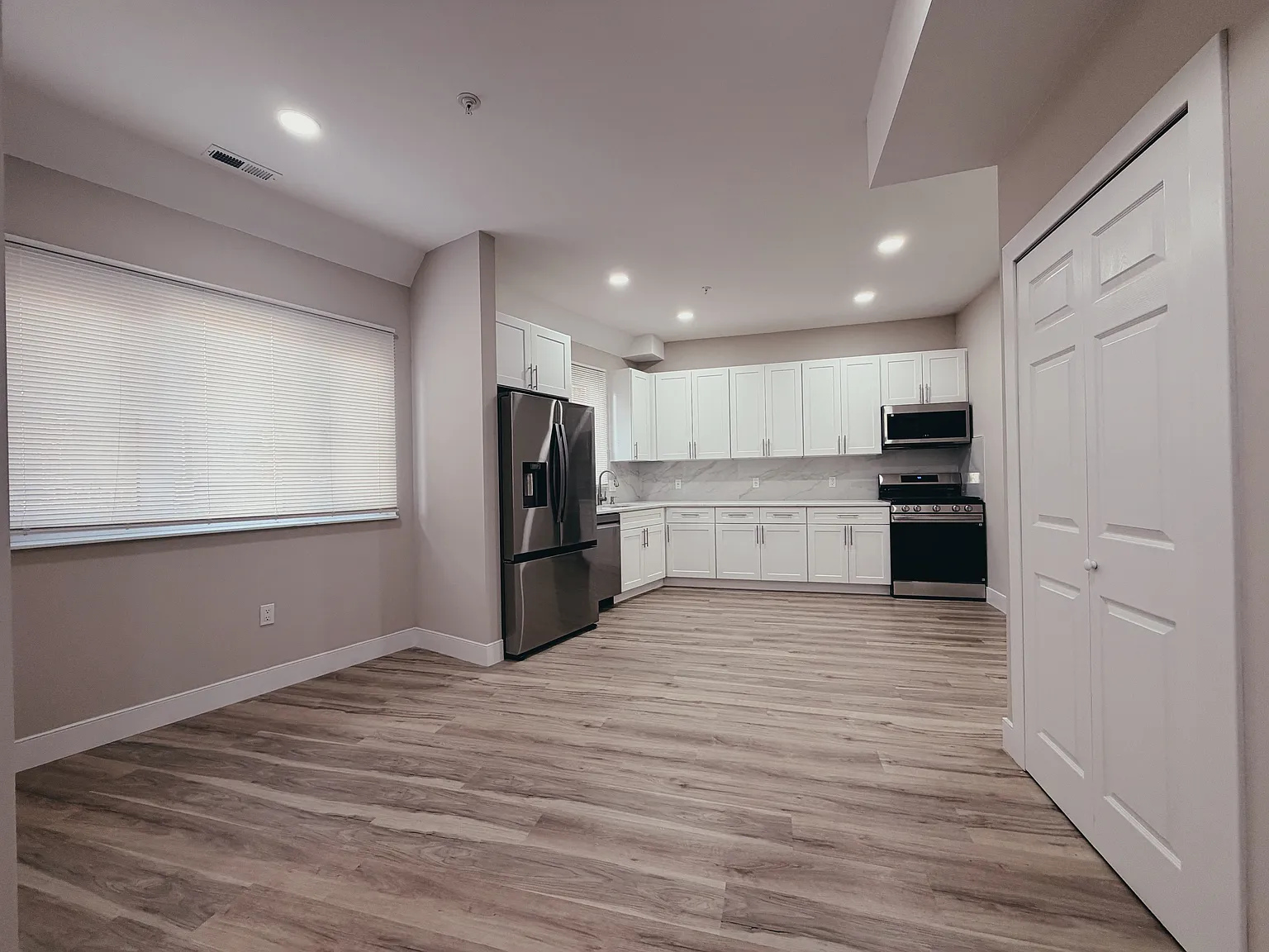 3 bed, 1613 sqft, $2,700 — Photo 3