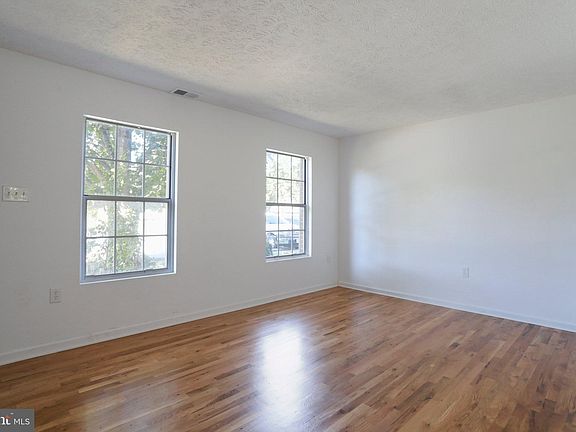 4th image of 405 Buckingham Dr