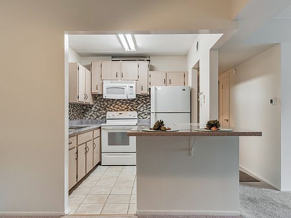 3rd image of 3240 N Manor Dr APT 126