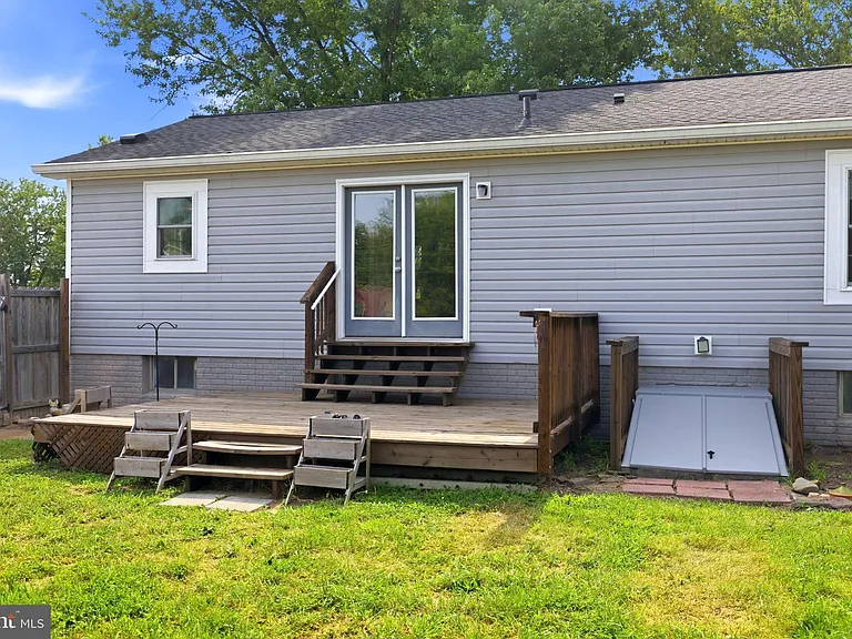 306 Fegan Rd — Photo 8
