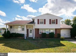 26 Suburban Blvd, Delran, NJ 08075