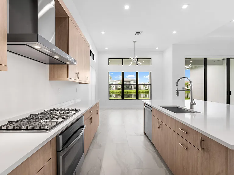 20262 Rosewood Garden Way — Photo 11