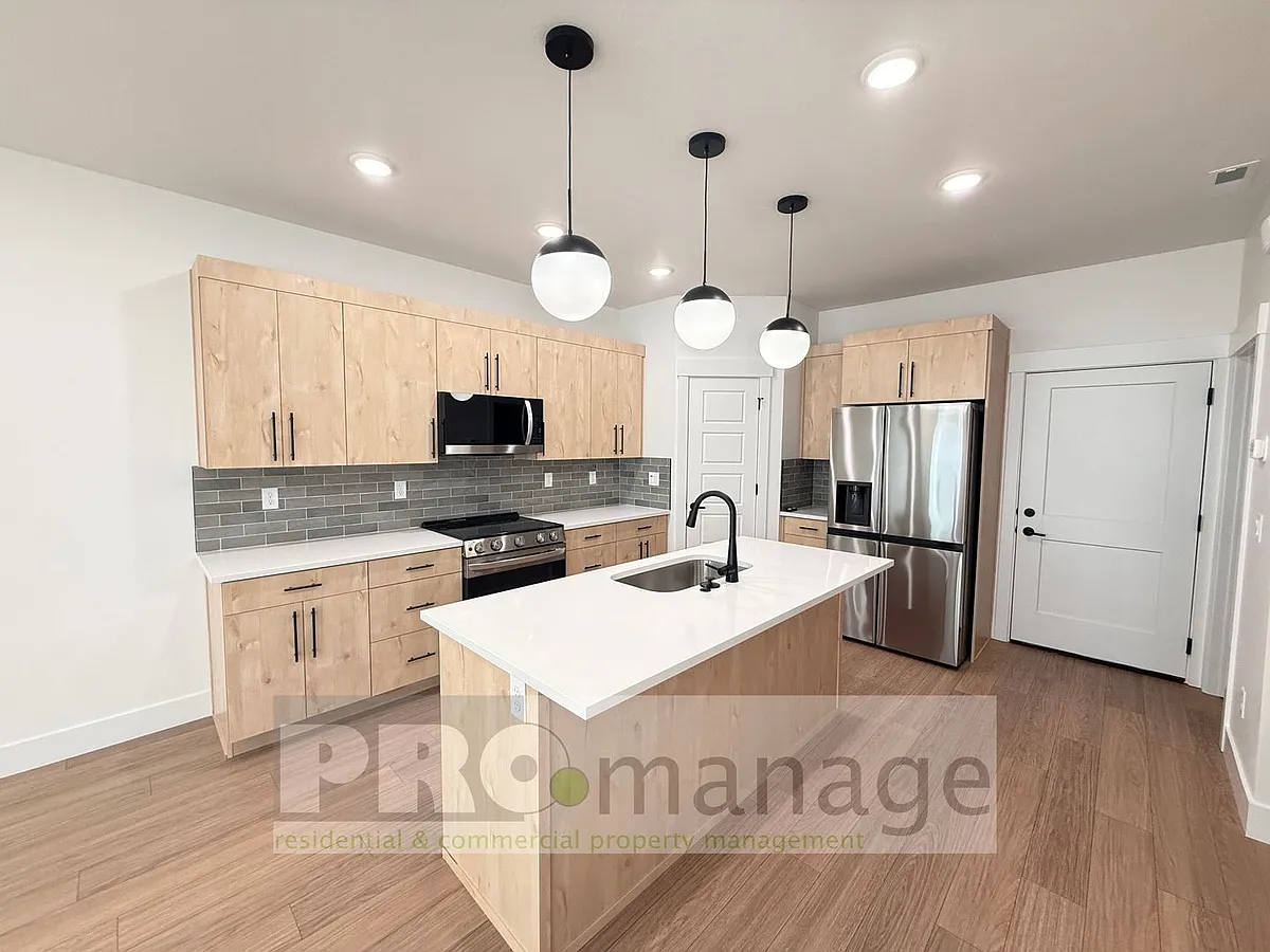 Building Photo - 1260 Bridgewater Ct