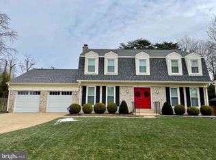 5901 Benfield Dr, Alexandria, VA 22310