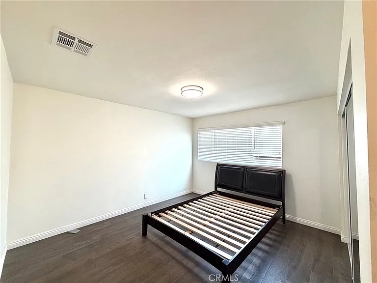 1477 W 20th St #7 — Photo 19