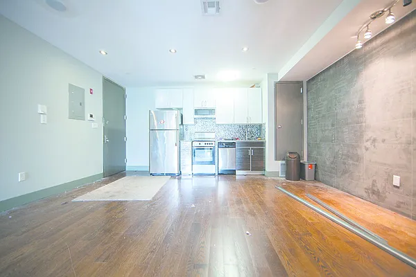 Rented by Brooklyn Group | media 16