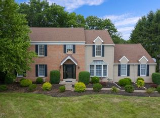 6 Dehoff Dr, Flemington, NJ 08822