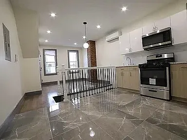 3 bed, $2,830 — Photo 3