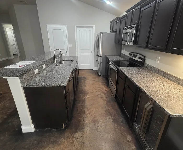 5913 Mile High Ln — Photo 23