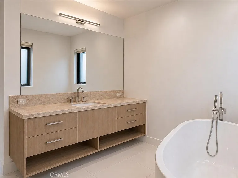 5017 Hesperia Ave — Photo 32