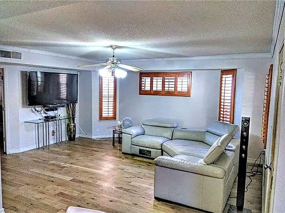 5th image of 7509 Umbria Dr