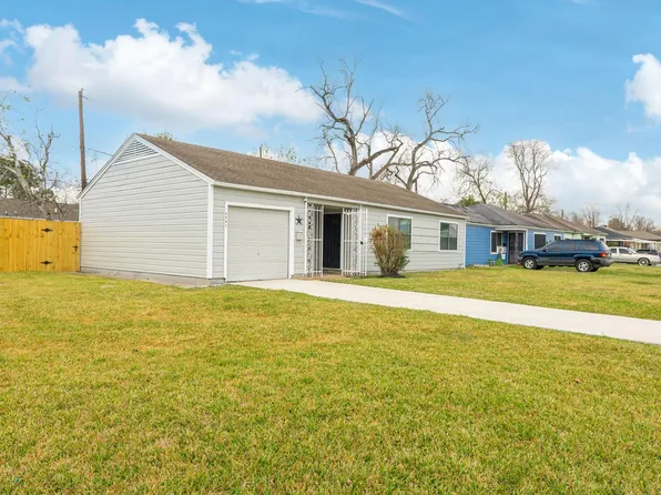 4901 Richfield Ln, Houston, TX 77048