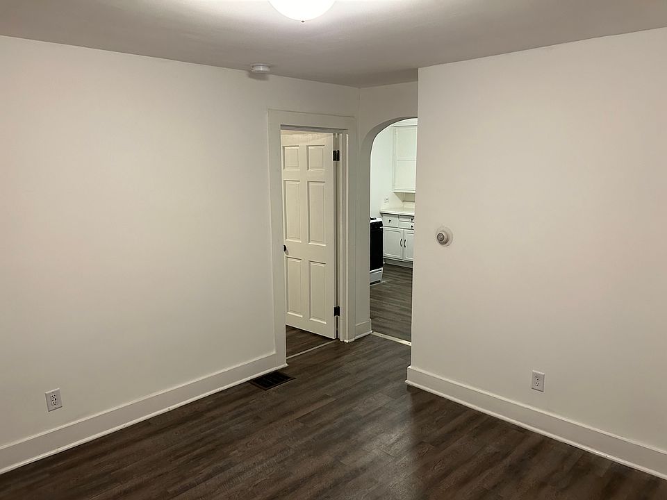 1st image of 295 E Bluff St