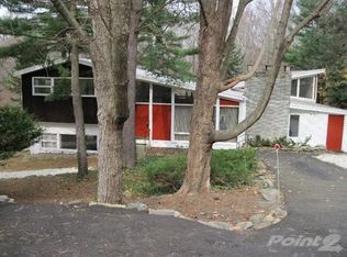 988 Barberry Rd, Yorktown Heights, NY 10598