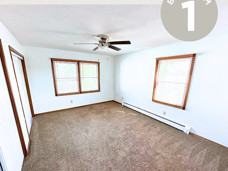 100 Park Lane Dr #1 — Photo 8