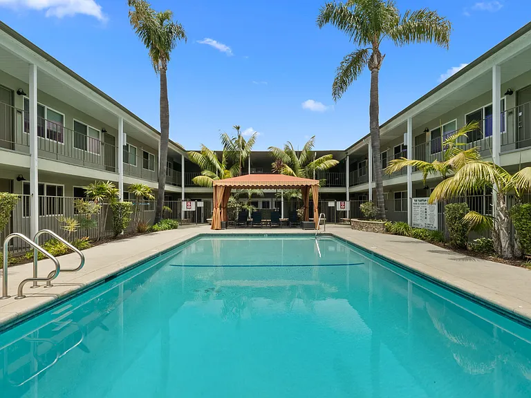 The Tahitian Apartments — Photo 8