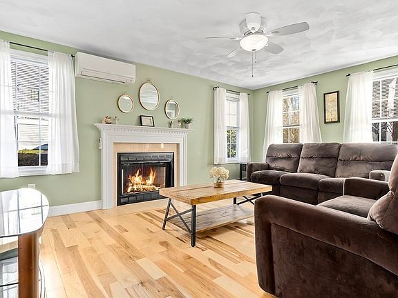 5th image of 47 Hillcrest Ave