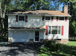 65 Summit Rd, Sparta, NJ 07871