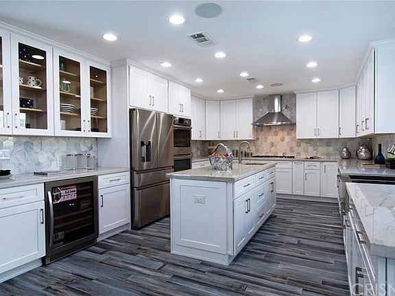 5th image of 12701 Chandler Blvd