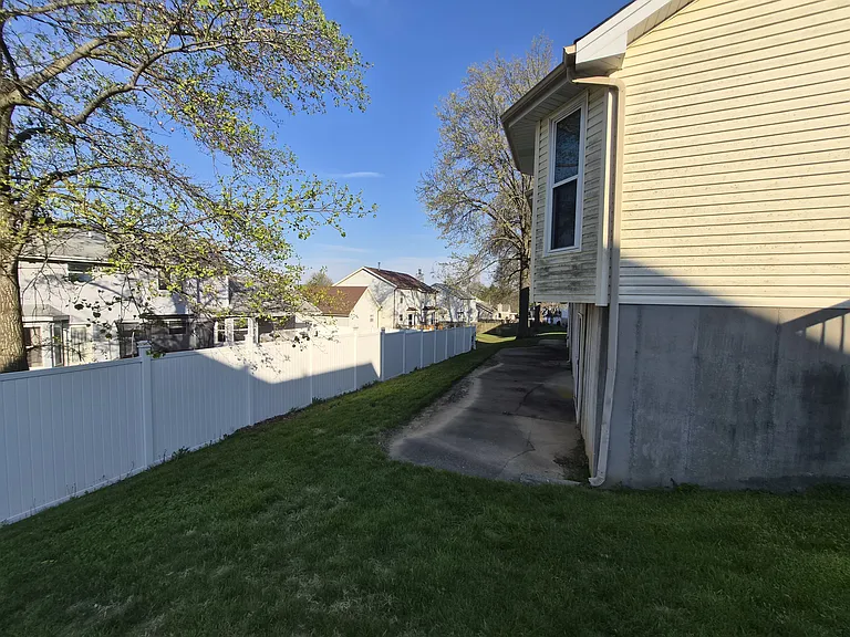 1809 Red Clover Dr — Photo 49