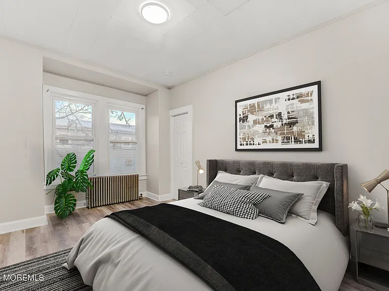 81 Holmes St — Photo 13