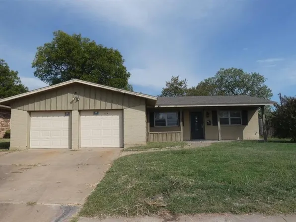 819 NW 49th St, Lawton, OK 73505