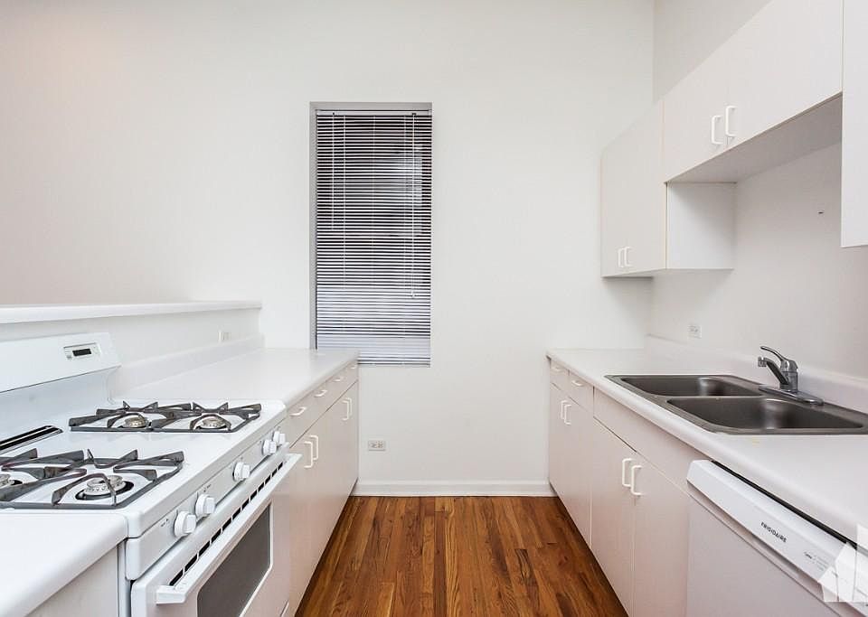 1st image of 721 W Briar Pl #1F1ST