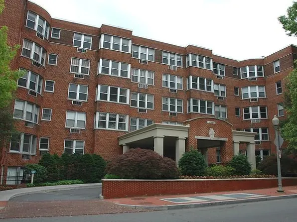 2500 Q St NW, Washington, DC