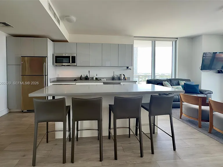 90 SW 3rd St #2012 — Photo 2