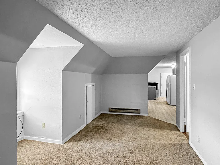 311 N 4th St #4 — Photo 6
