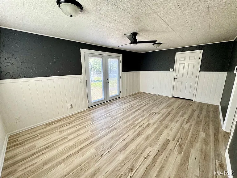 312 Joy Dr — Photo 16