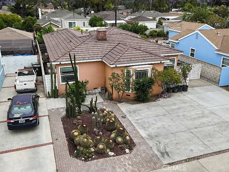 1229 S Flower St — Photo 3