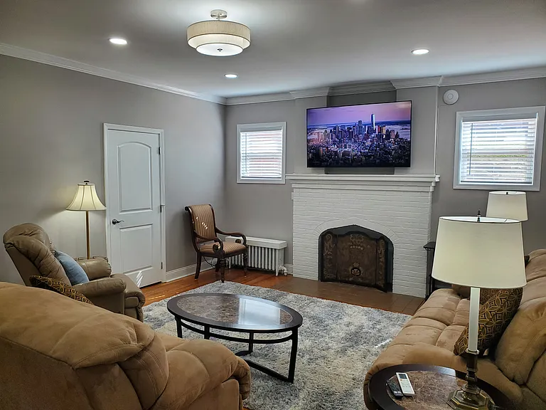 210 S Lynn Ave — Photo 64