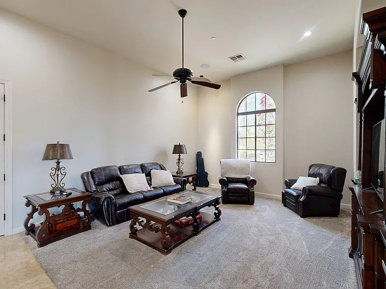 8724 E Regina Cir — Photo 10