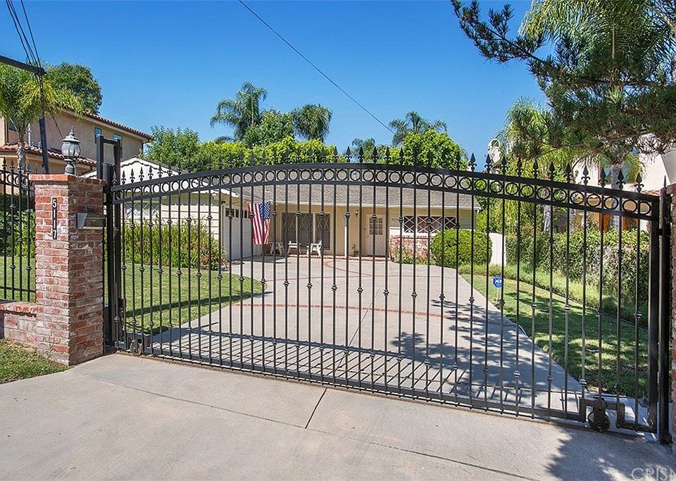 1st image of 5117 Avenida Hacienda